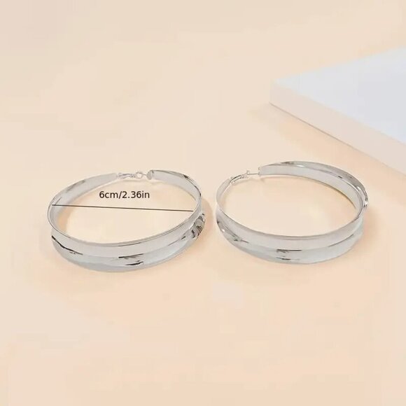 New Silver Hoop Earrings Oversized Lightweight Silvertone Hoops in Box Gift - Picture 2 of 7